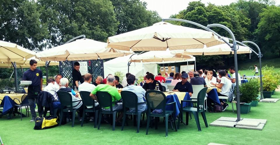 pranzo in giardino